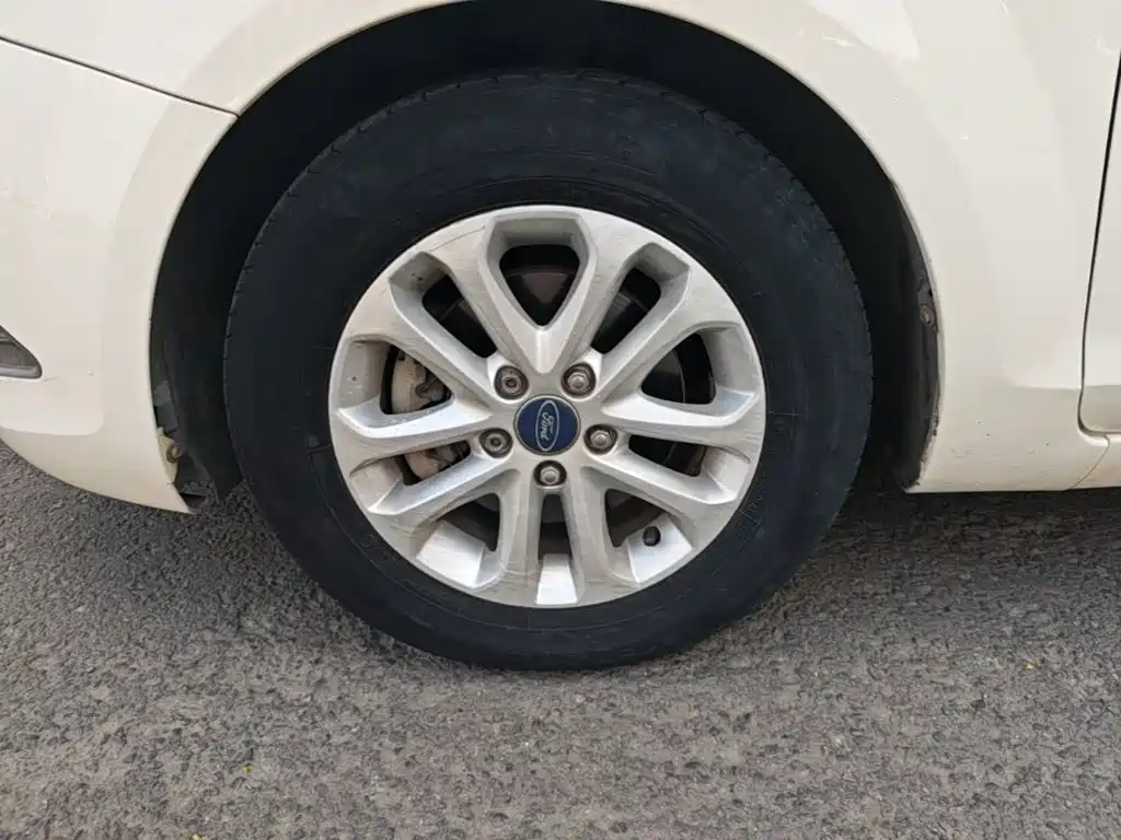 Ford Focus — миниатюра 23