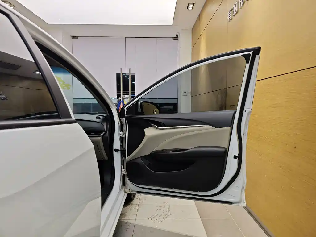 Buick Excelle — миниатюра 25