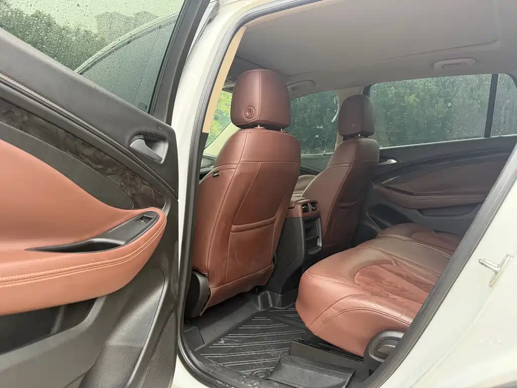 Buick Envision Plus — миниатюра 5