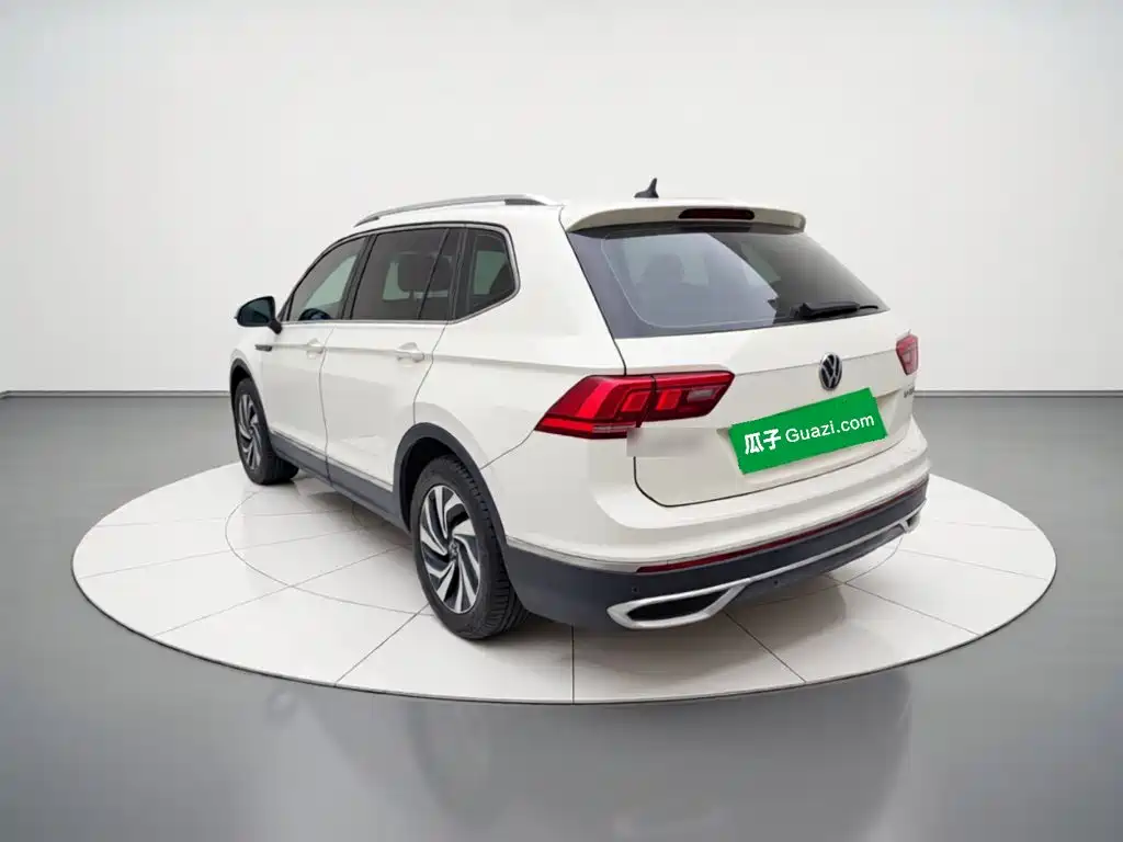 Volkswagen Tiguan L — миниатюра 4