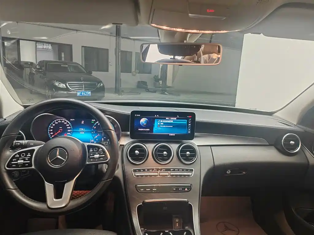 Mercedes-Benz C-Class — миниатюра 12