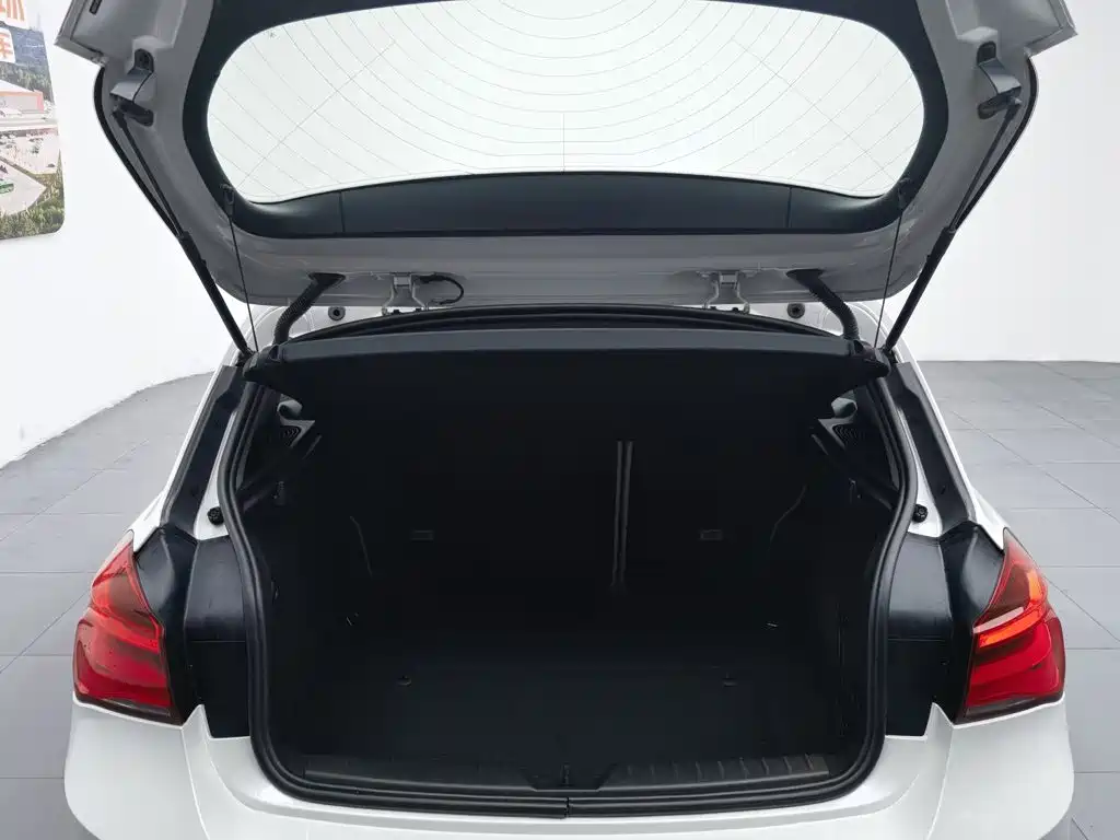 BMW 1 Series (Import) — миниатюра 16
