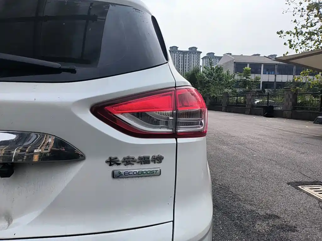 Ford Kuga — миниатюра 8