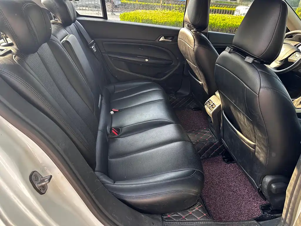 Peugeot 408 2015 1.2T AT Luxury