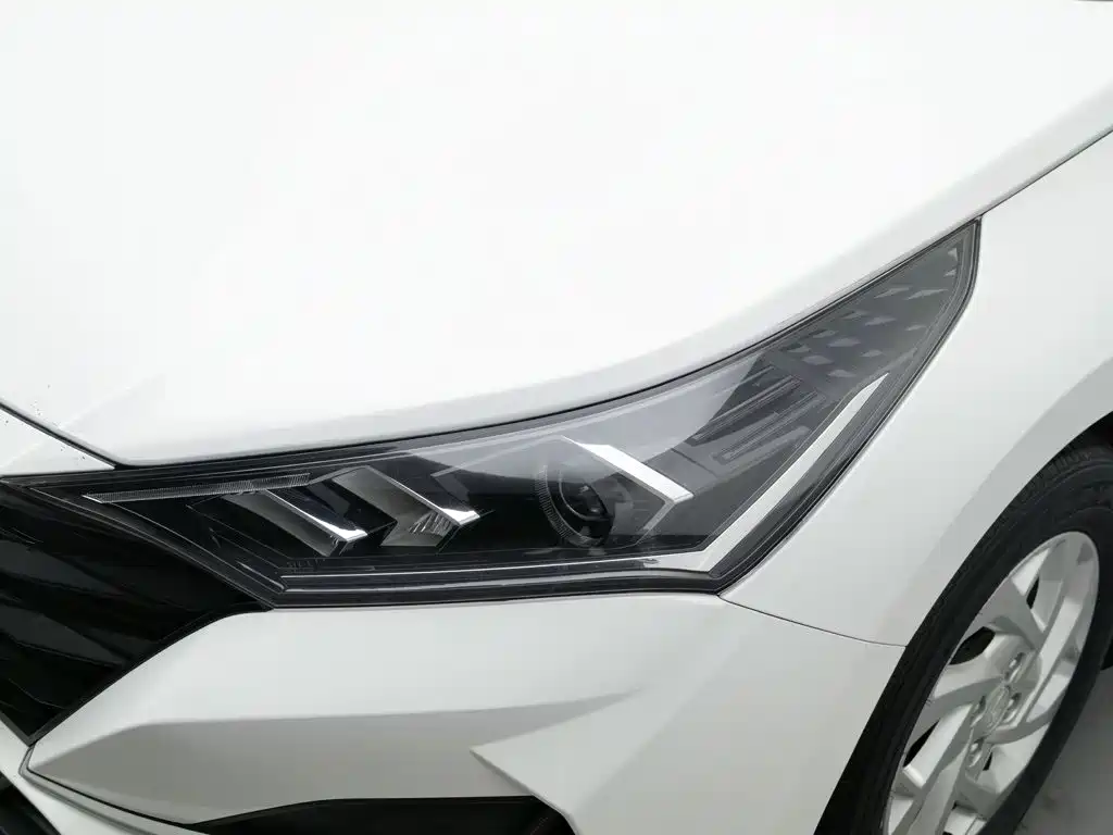 Hyundai Verna — миниатюра 7