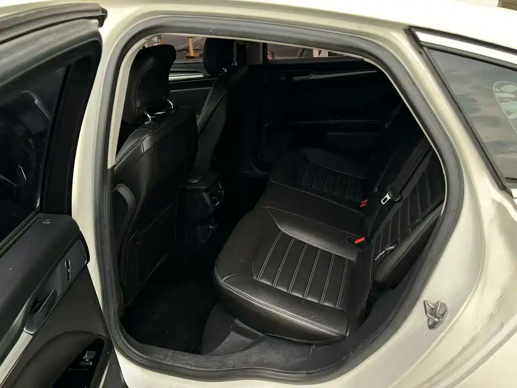 Ford Mondeo — миниатюра 6