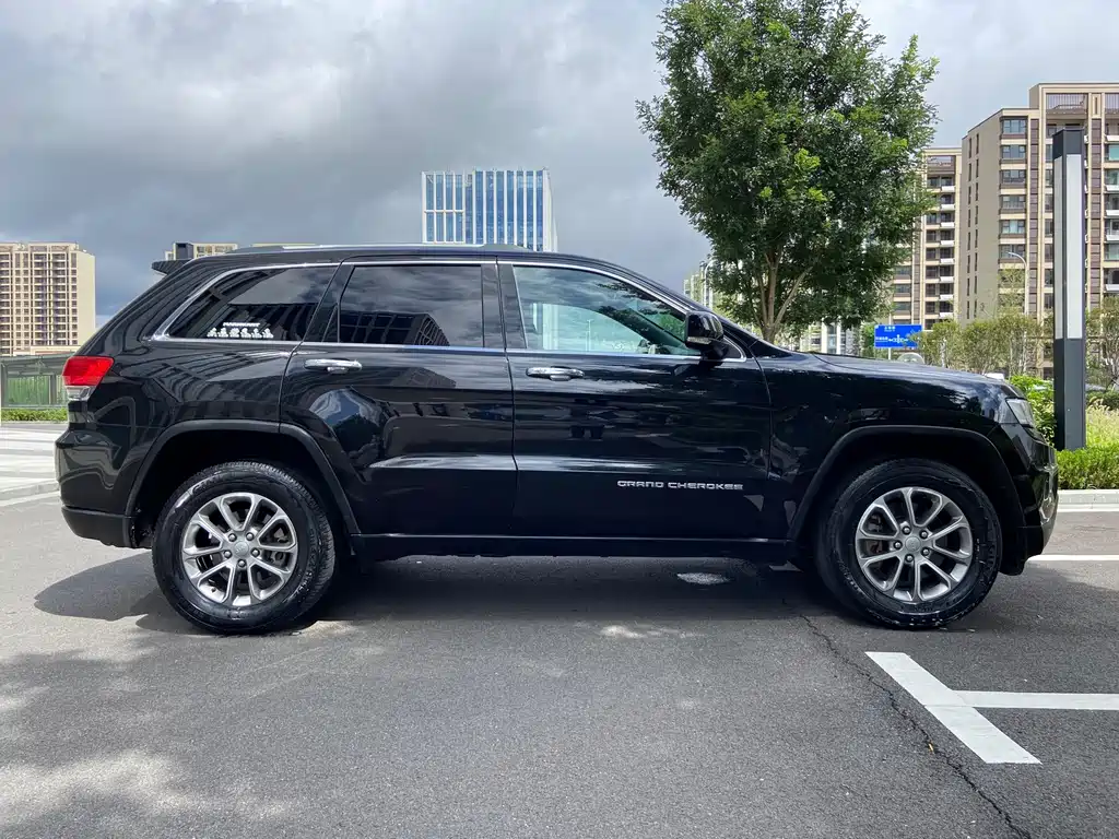 Jeep Grand Cherokee (Import) 3.0L Comfort Enjoy Navigation Edition, фото 6