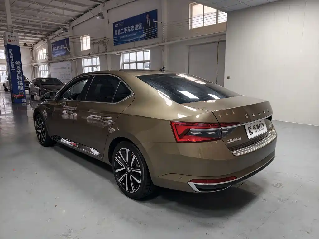 Skoda Superb — миниатюра 6