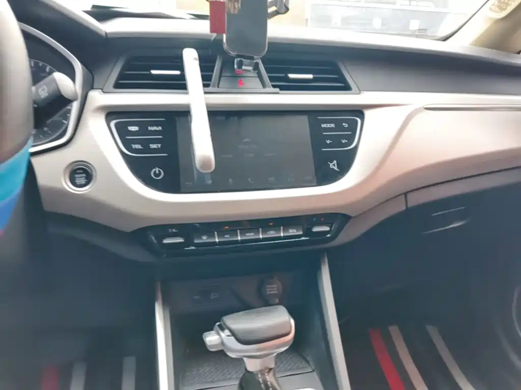 Geely Vision X3 — миниатюра 13