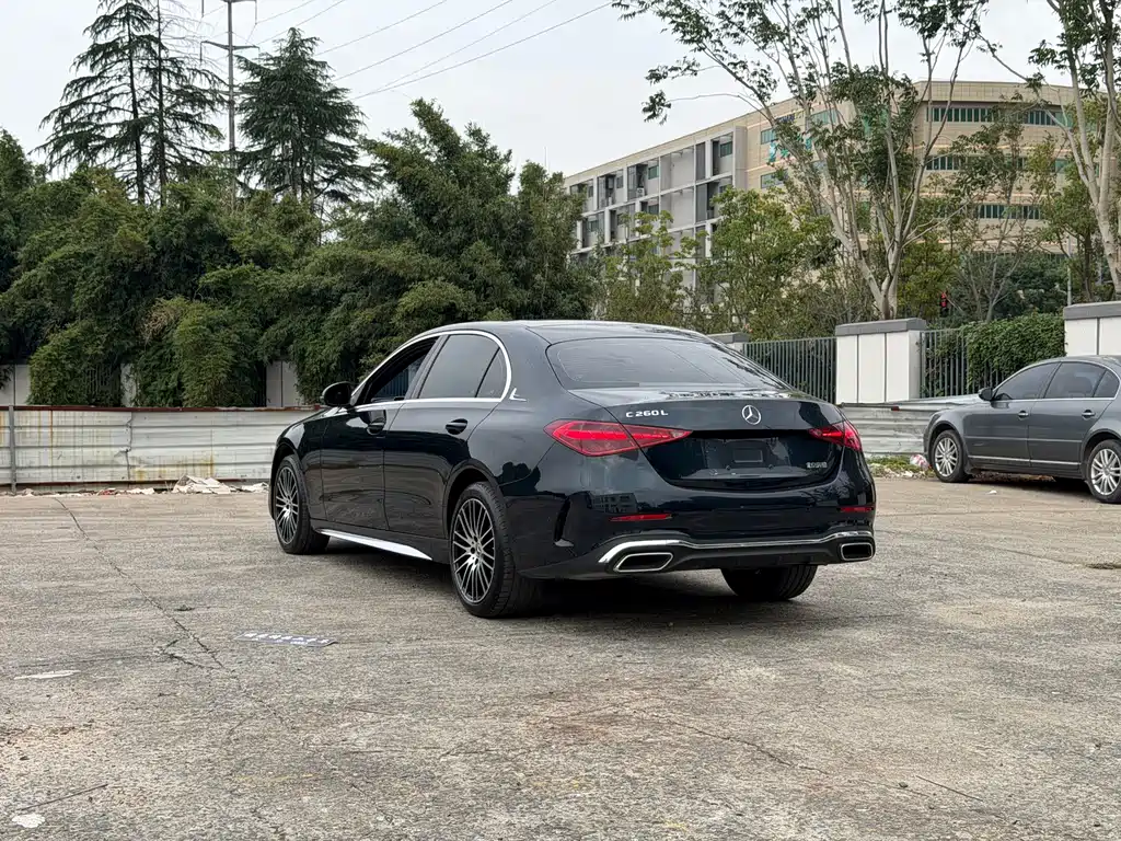 Mercedes-Benz C-Class — миниатюра 13
