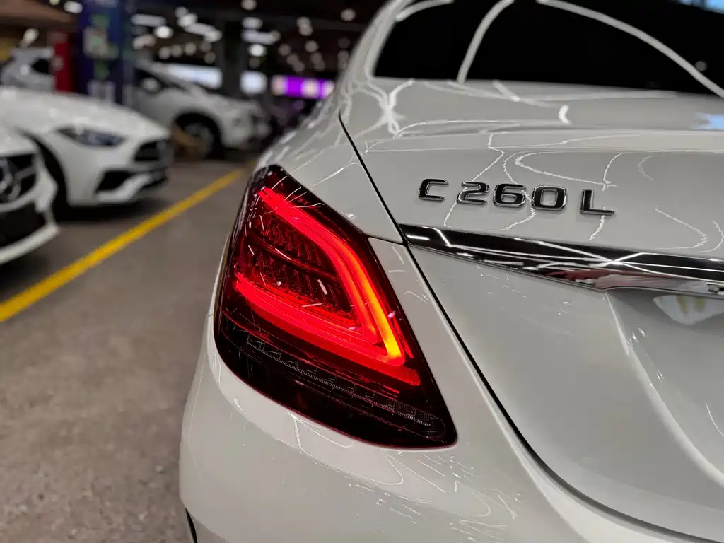 Mercedes-Benz C-Class — миниатюра 7