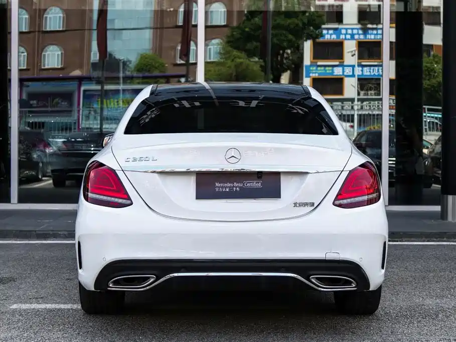 Mercedes-Benz C-Class — миниатюра 6
