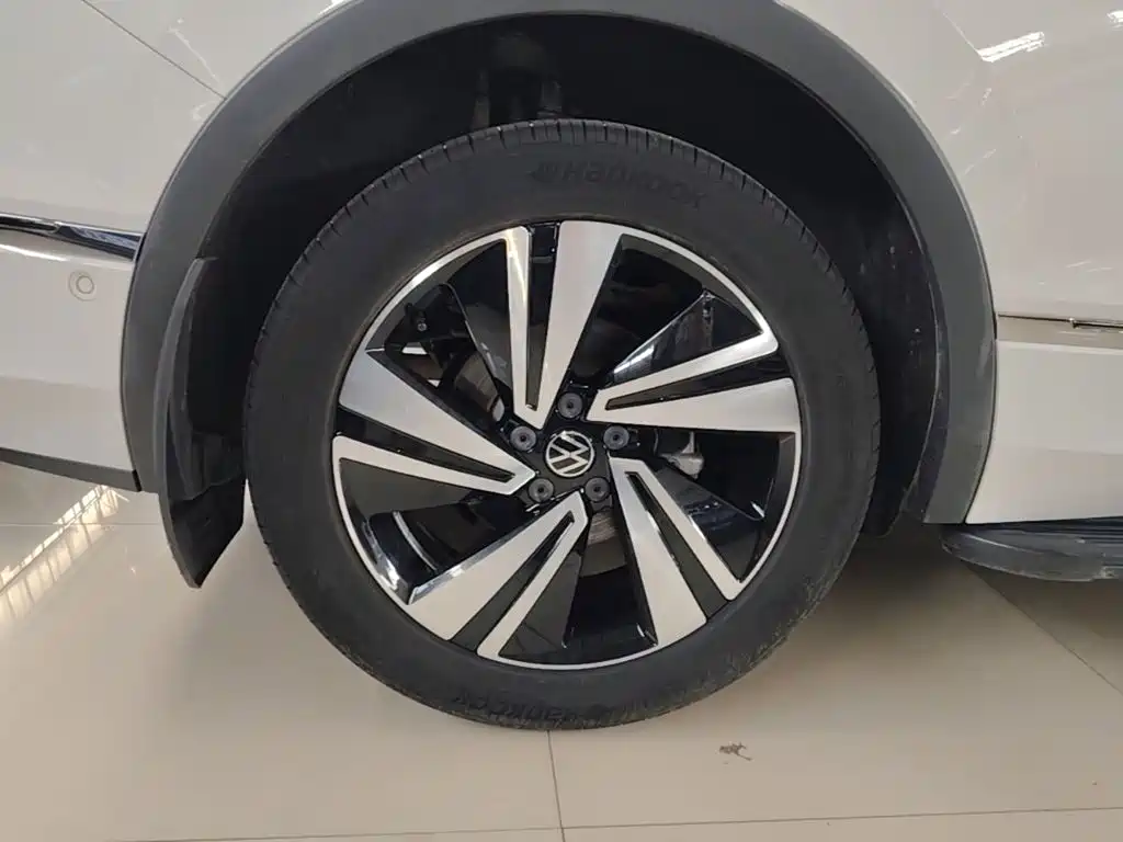 Volkswagen Tiguan X — миниатюра 5