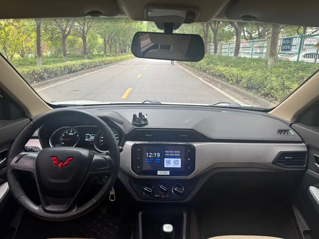 Wuling Hongguang — миниатюра 9