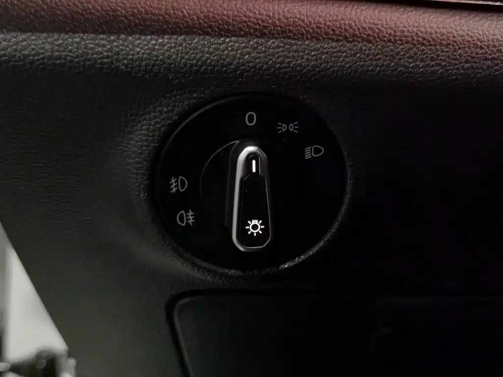 Volkswagen Sagitar — миниатюра 21