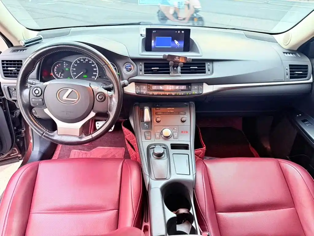 Lexus CT — миниатюра 9