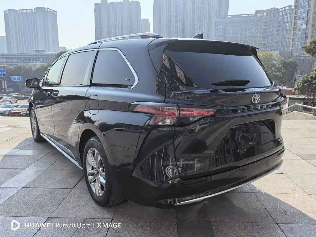 TOYOTA SIENNA