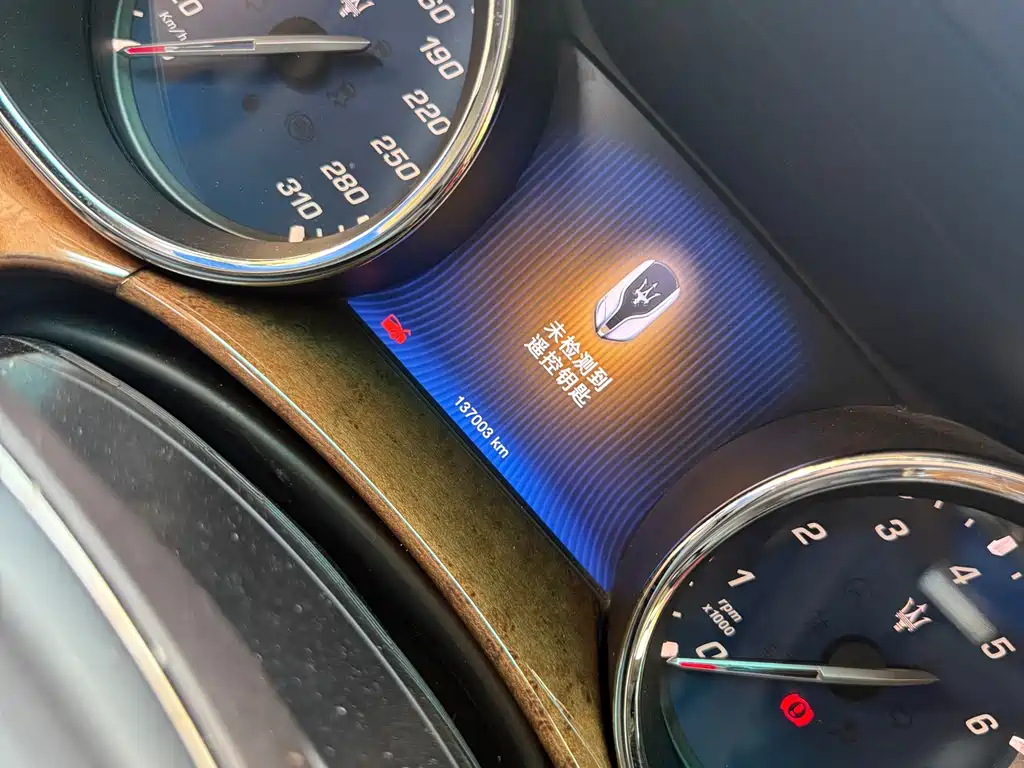 Maserati Quattroporte — миниатюра 4