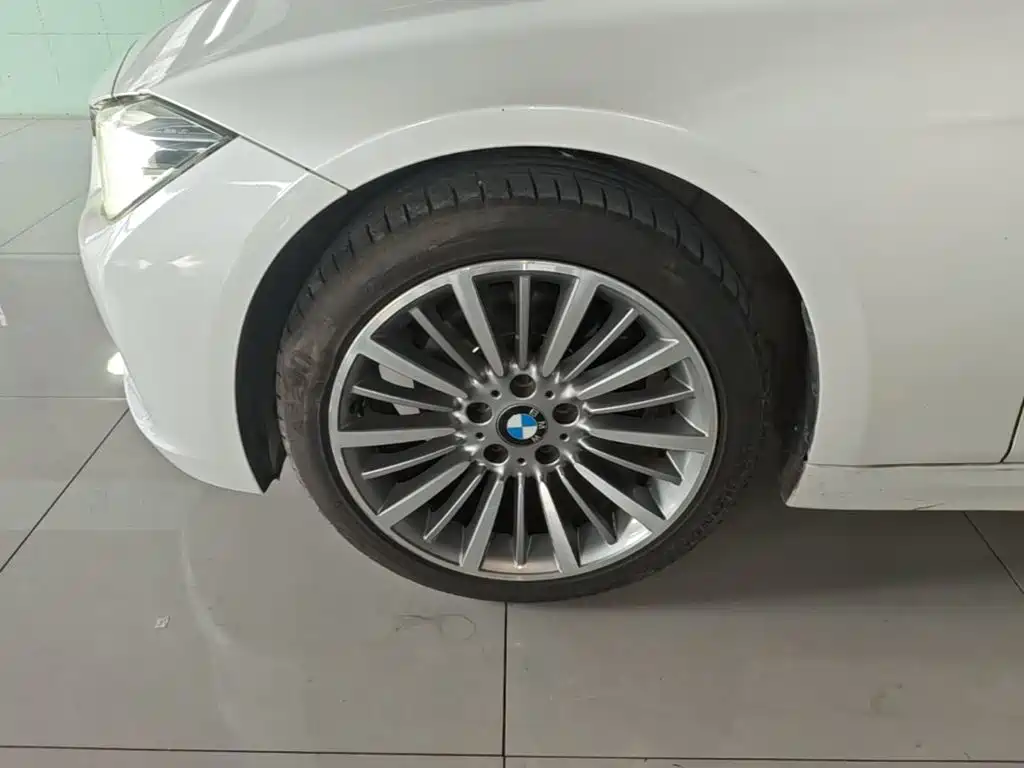 BMW 3 Series — миниатюра 23