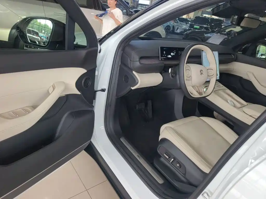 NIO ES6 — миниатюра 16