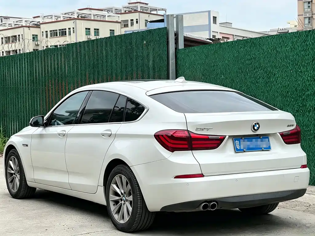 BMW 5 Series GT — миниатюра 10