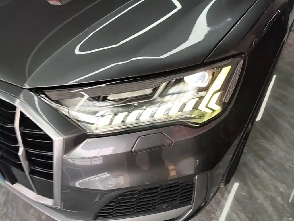 Audi Q7 — миниатюра 24