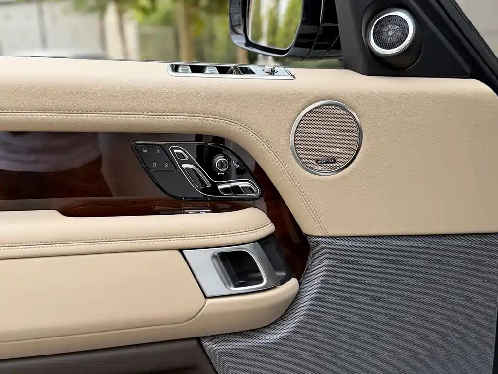 Land Rover Range Rover — миниатюра 9