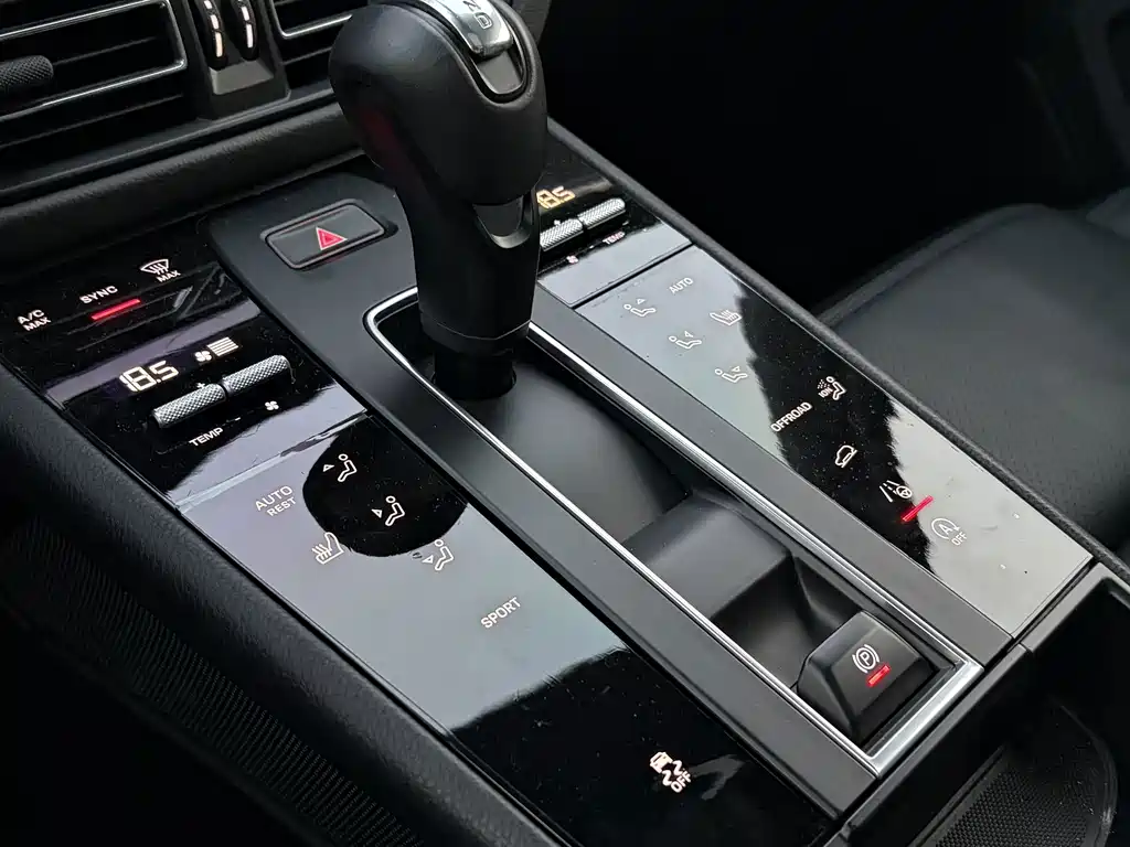 Porsche Macan — миниатюра 12
