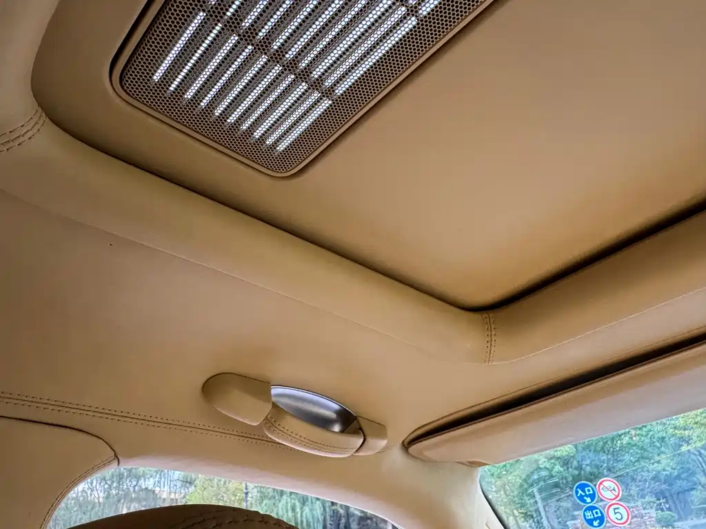 Bentley Flying Spur — миниатюра 29