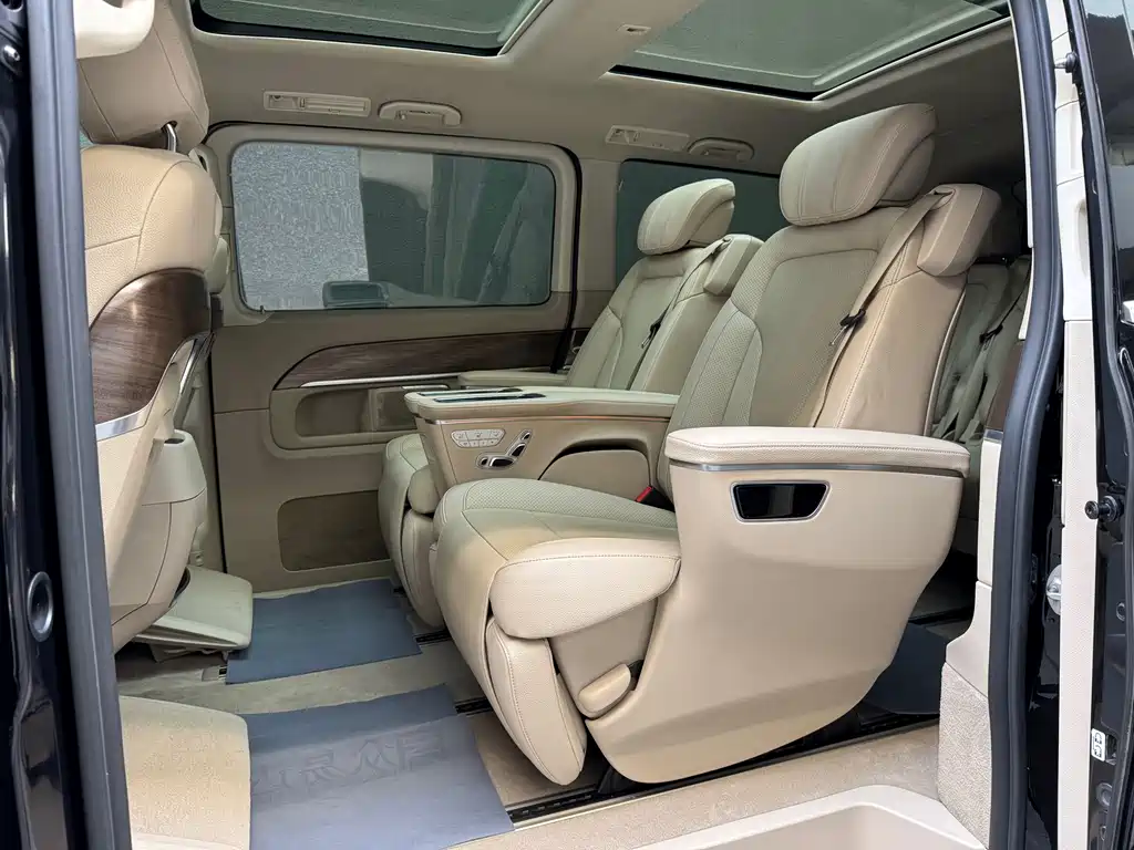 Mercedes-Benz V-Class — миниатюра 13