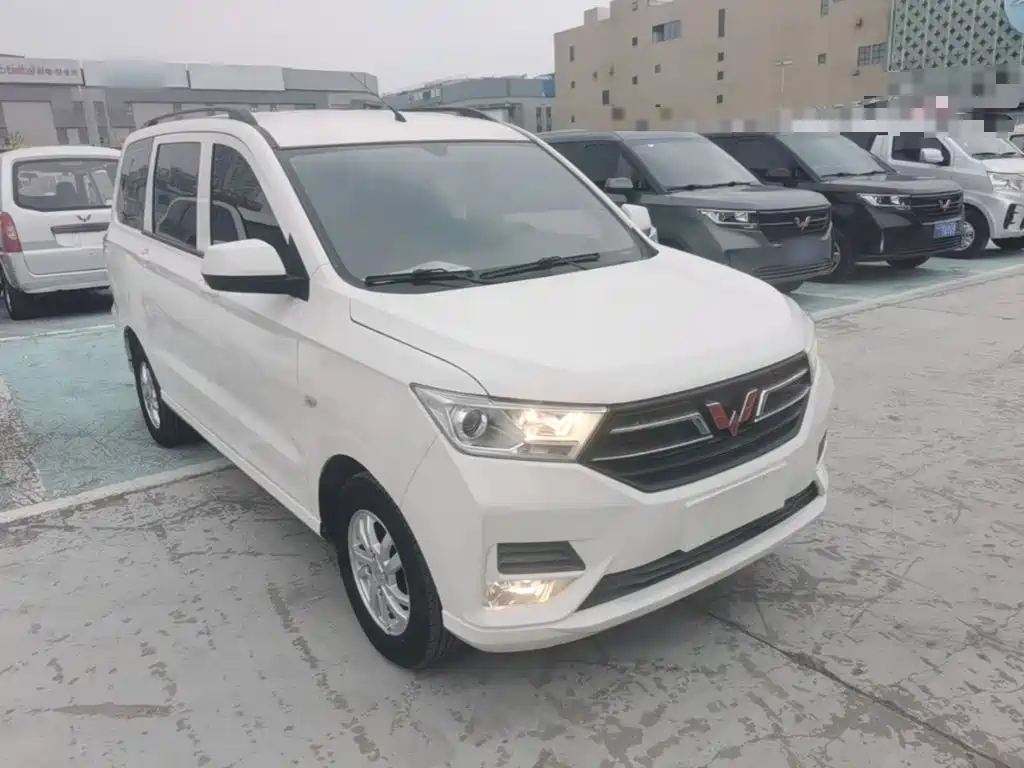 Wuling Hongguang — миниатюра 4