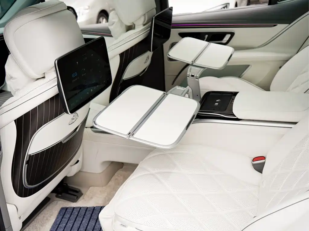 Mercedes-Benz EQS SUV — миниатюра 12