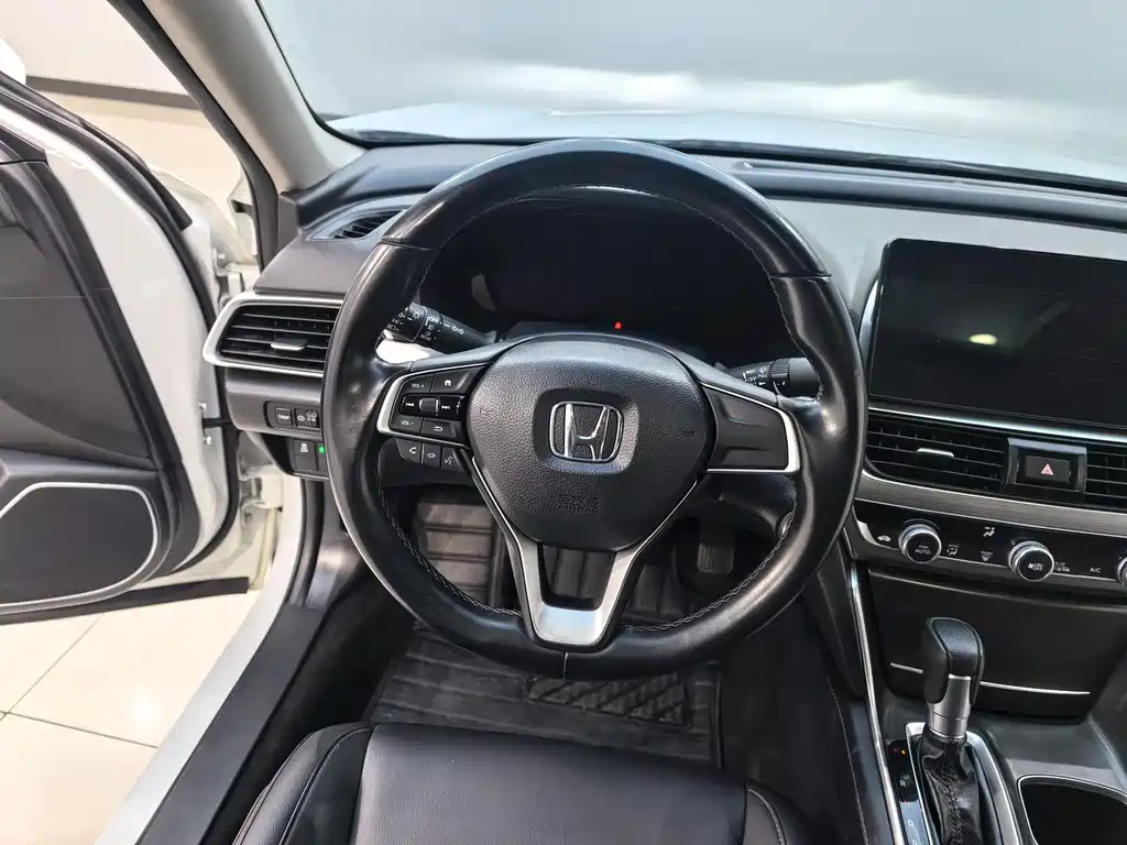 Honda Accord — миниатюра 13