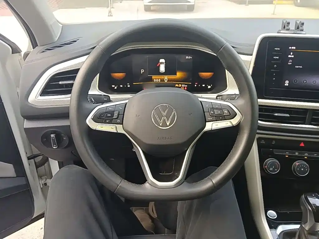 Volkswagen T-Roc — миниатюра 11