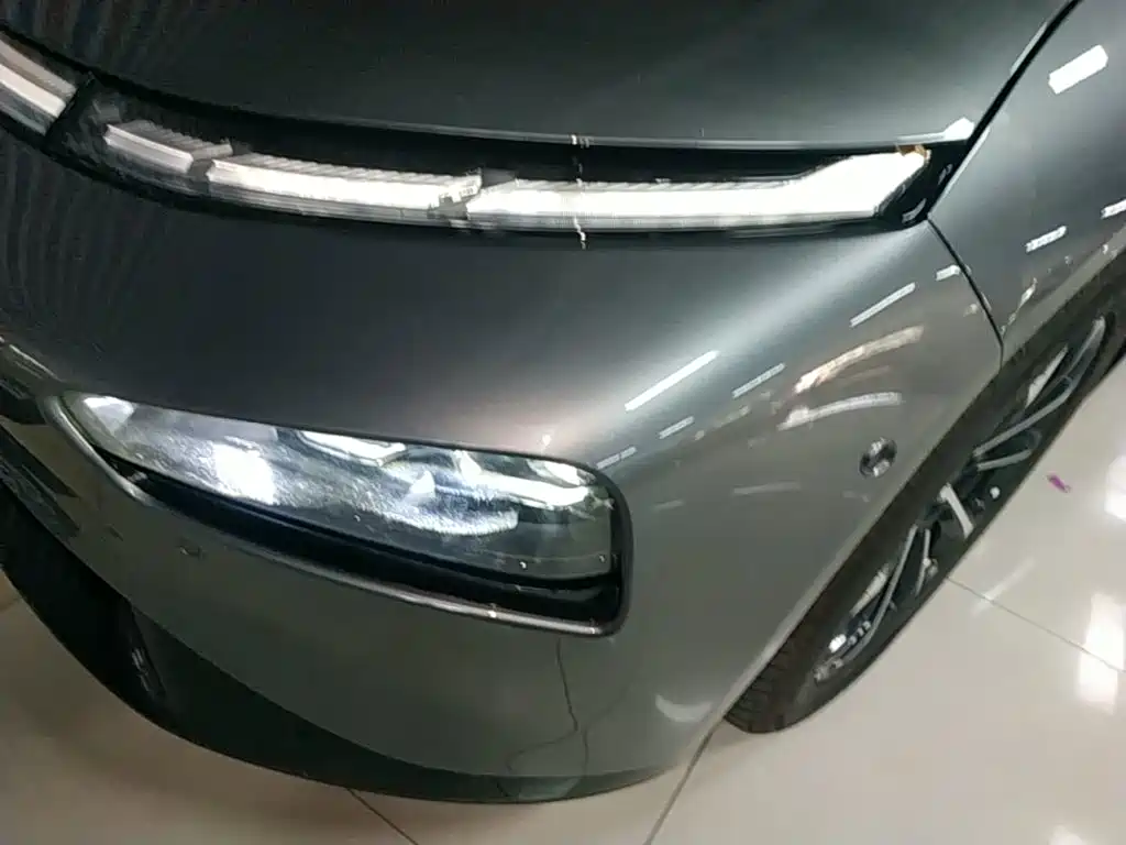XPeng P7 — миниатюра 24