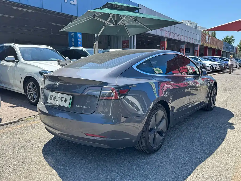 Tesla Model 3 — миниатюра 5