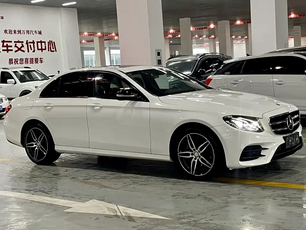 Mercedes-Benz E-Class — миниатюра 2