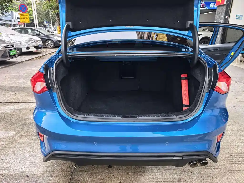 Ford Focus — миниатюра 10