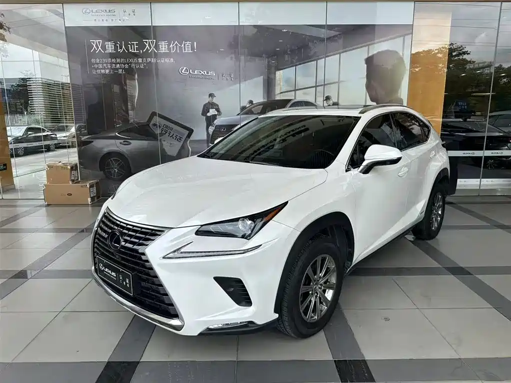 Lexus NX 2021