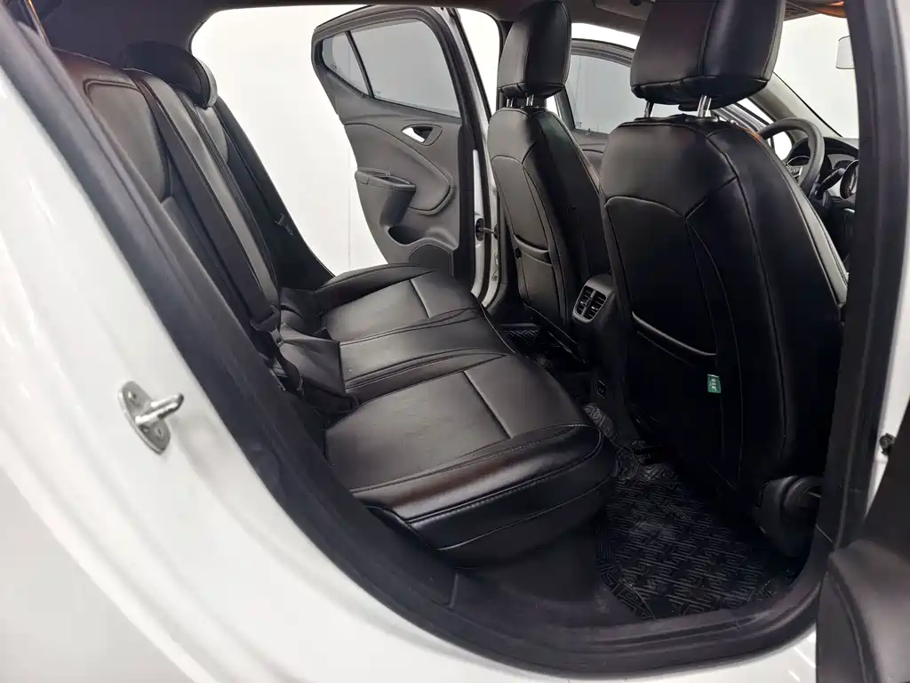 Buick Verano — миниатюра 16