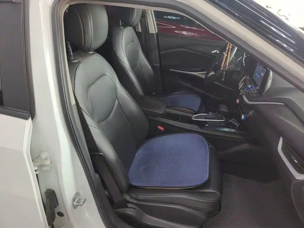 Chevrolet Menlo — миниатюра 25