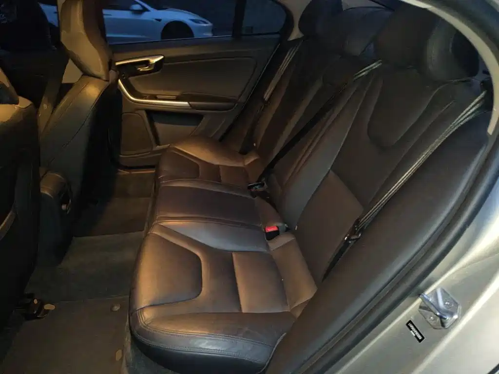 Volvo S60 — миниатюра 18