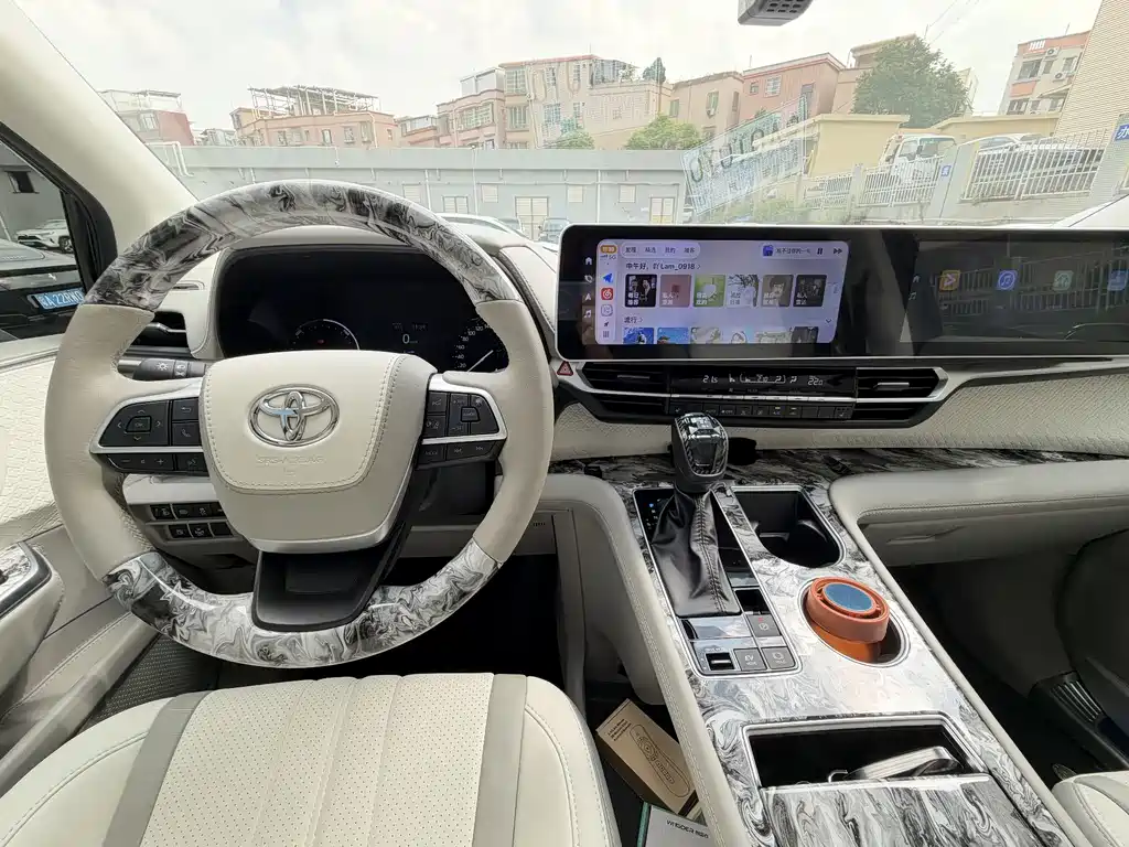 Toyota Sienna — миниатюра 8