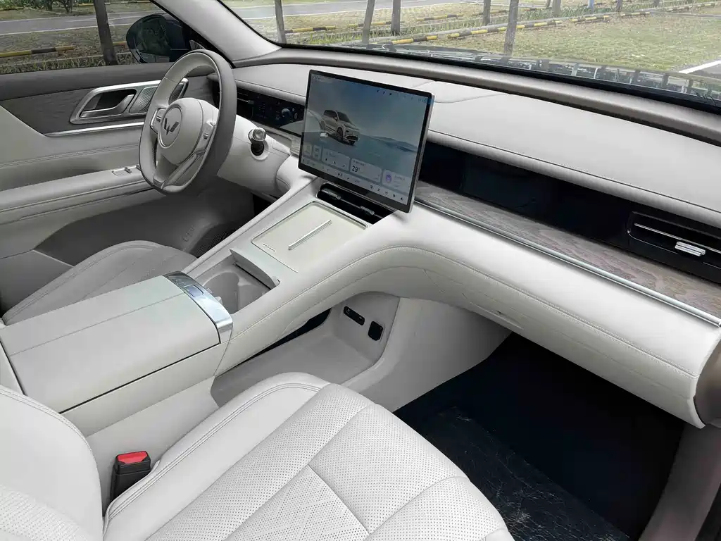 Wuling Xingguang L — миниатюра 12
