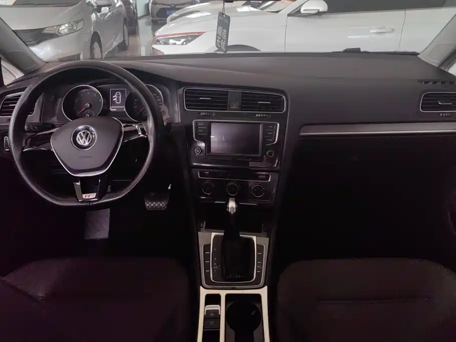 Volkswagen Golf — миниатюра 12