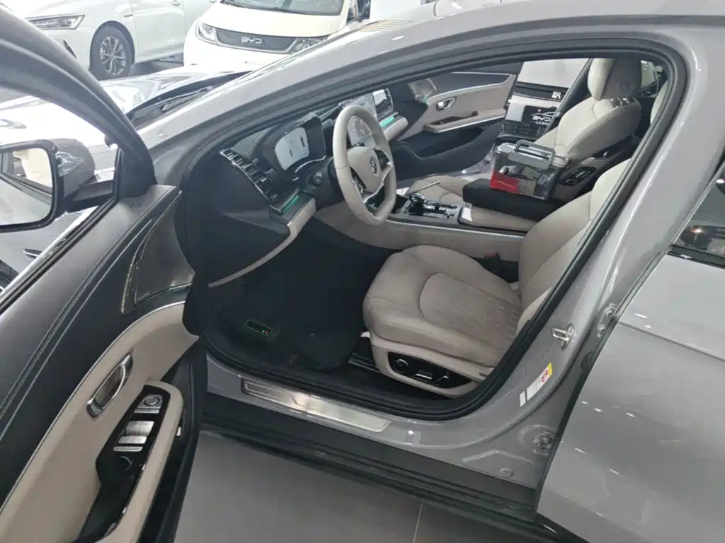BYD Han — миниатюра 16