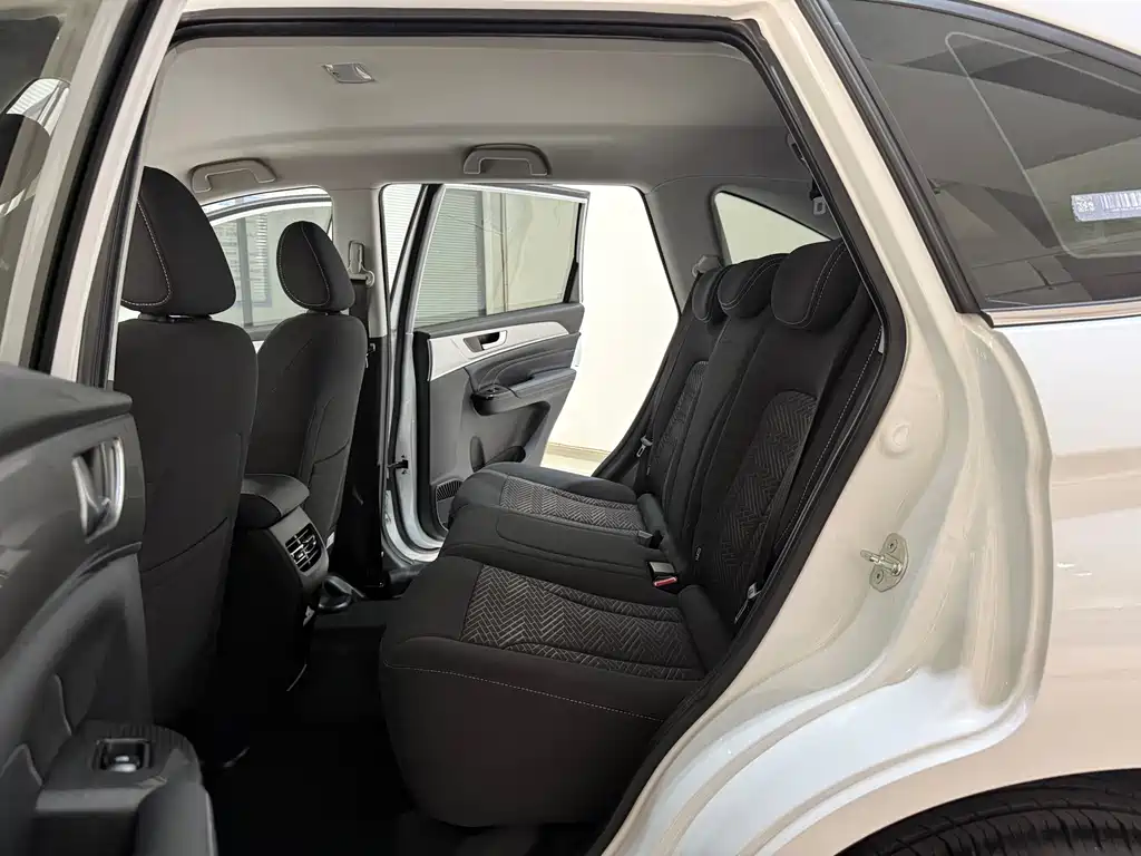 Haval M6 — миниатюра 10