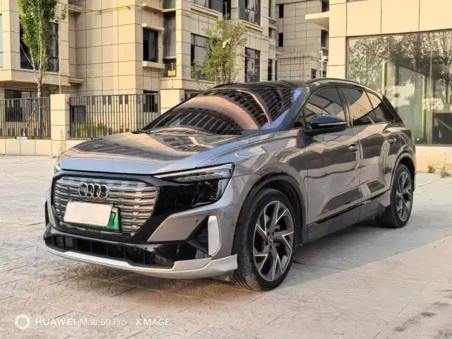 Audi Q 5 e-tron 2022 40 e-tron — фото 1