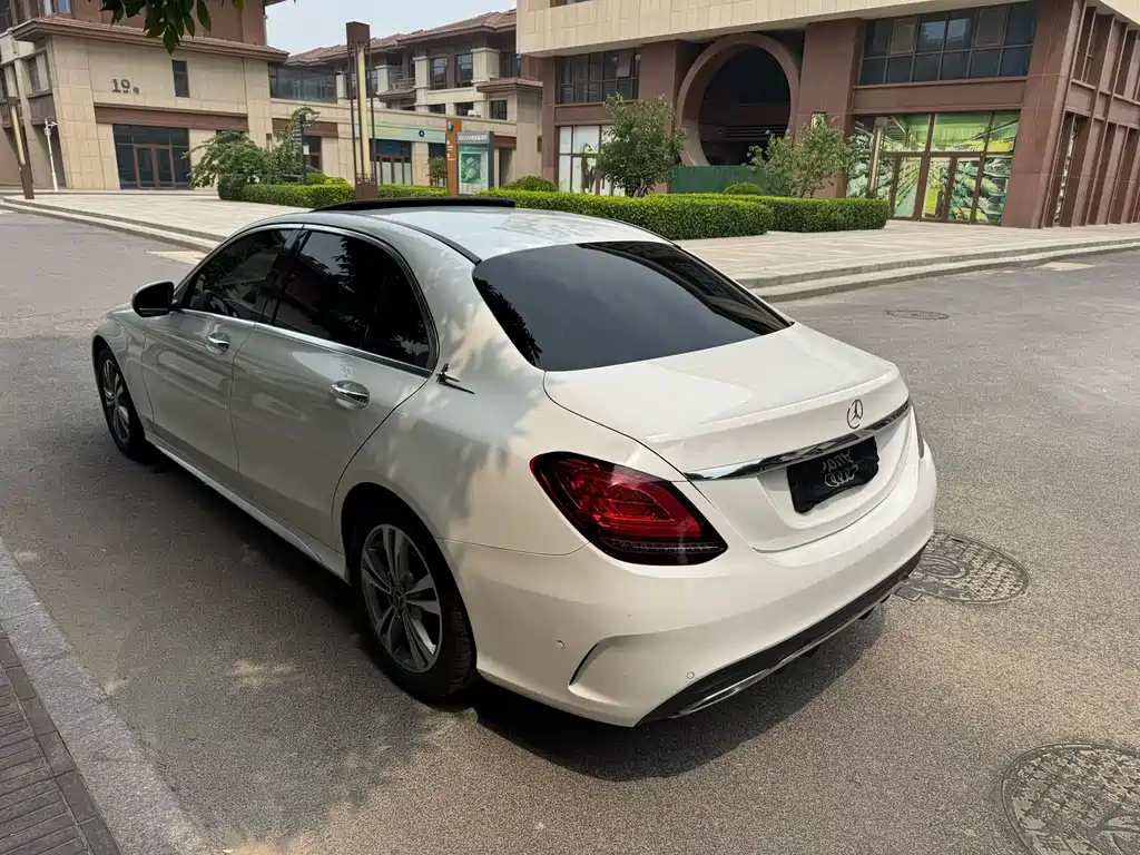 Mercedes-Benz C-Class — миниатюра 5