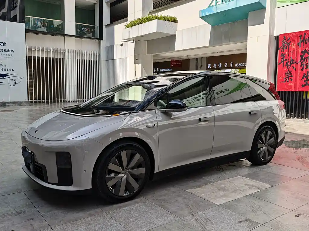 Li Auto 理想i8 2025